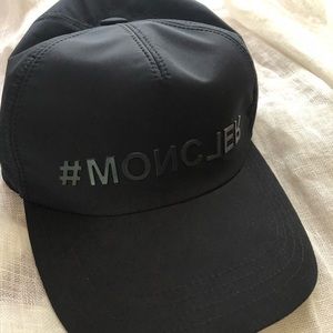 Moncler men’s black baseball hat